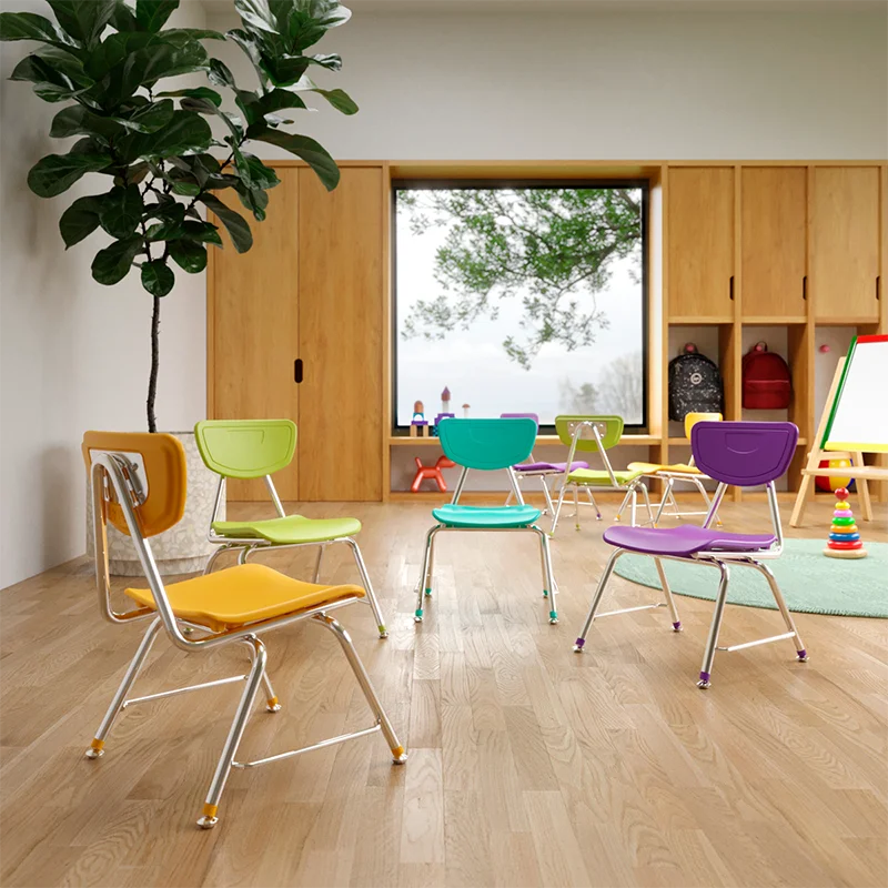 Aula equipada con mobiliario Pia